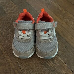 Toddler boys 6w shoes